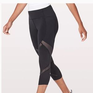 Mesh detailing, Lulu lemon cropped leggings